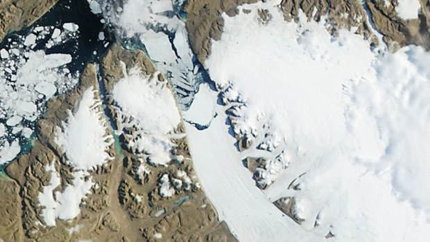 Groenlandia, si stacca un iceberg grande due volte Manhattan