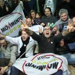 Elezioni 2013, i risultati dello spoglio: alla Camera maggioranza di centrosinistra. Senato spaccato, è stallo. 5 Stelle primo partito Elezioni 2013, i risultati dello spoglio: alla Camera maggioranza di centrosinistra. Senato spaccato, è stallo. 5 Stelle primo partito