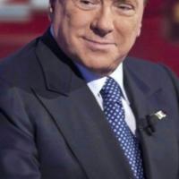 Berlusconi a Pd: "Pensiamo al bene dell'Italia", e lancia l'ipotesi del 'governissimo' Berlusconi a Pd: "Pensiamo al bene dell'Italia", e lancia l'ipotesi del 'governissimo'