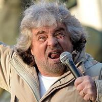 Grillo: "Non daremo mai la fiducia al Pd". "Mi aspetto elezioni". Ma detta la sua agenda